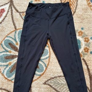 Athletic leggings, size Large